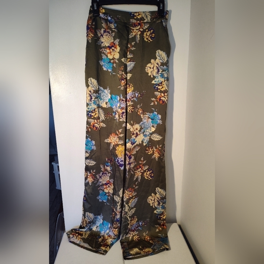 Guess Floral Satin Women's Pants Size XS #594